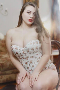 Floral Classic White Overbust With Sweetheart Neckline 30 Floral Classic White Overbust With Sweetheart Neckline -Corset Story CSFT021 Customerpic June2021 10