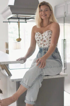 Floral Classic White Overbust With Sweetheart Neckline 33 Floral Classic White Overbust With Sweetheart Neckline -Corset Story CSFT021 Custonmerpic June2021 11