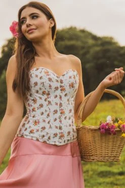 Floral Classic White Overbust With Sweetheart Neckline 27 Floral Classic White Overbust With Sweetheart Neckline -Corset Story CSFT021 July2020 website 4