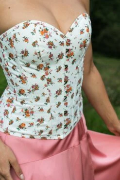 Floral Classic White Overbust With Sweetheart Neckline 38 Floral Classic White Overbust With Sweetheart Neckline -Corset Story CSFT021 July2020 website 8